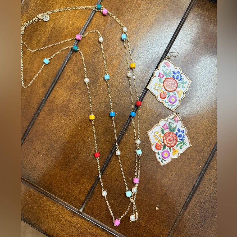 🥳4 for $10 Plunder Red and Pink Necklace with Floral Pendant